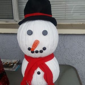 Meet your Posher, Trinia